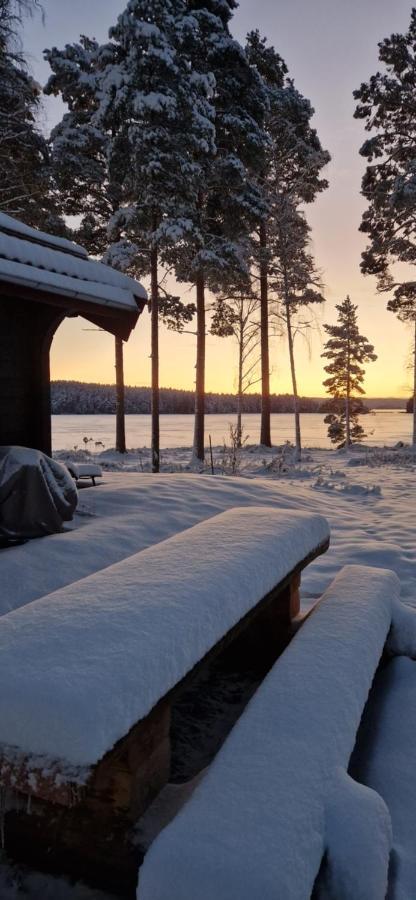 Lakeside Log Cabin Fraemby Udde Falun Eksteriør billede